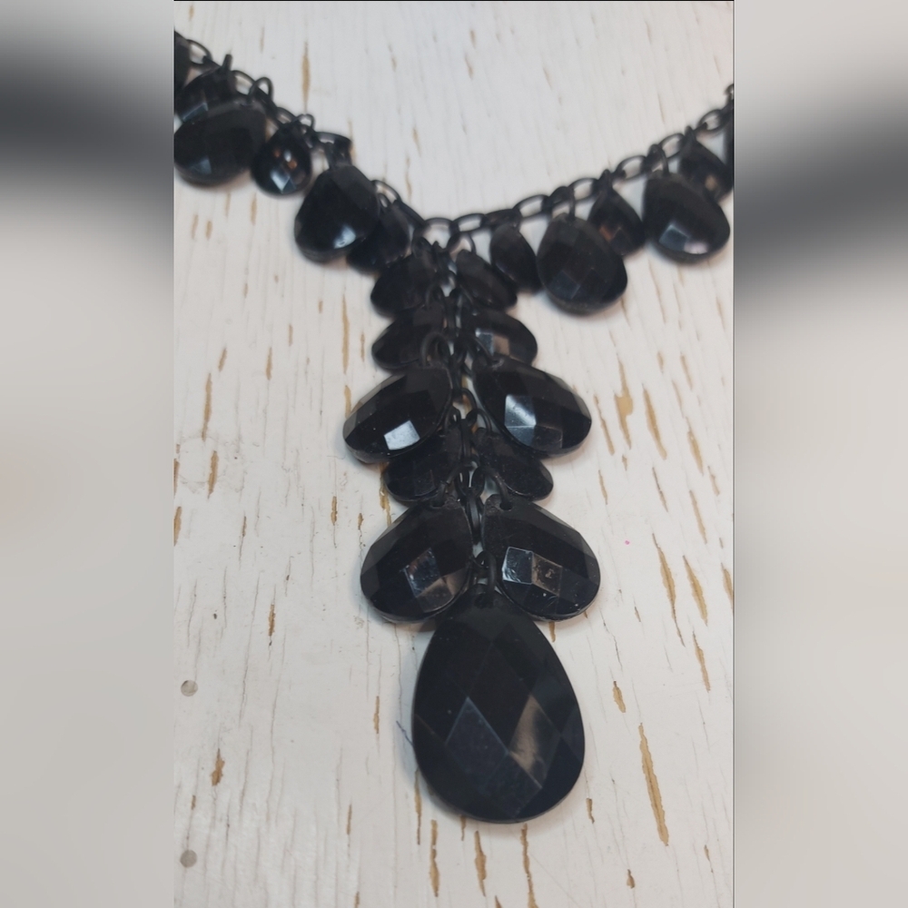 Black Glass Beaded Y Necklace Black Chain and Hanging Tear Drops Jewelry Preppy - Picture 7 of 7